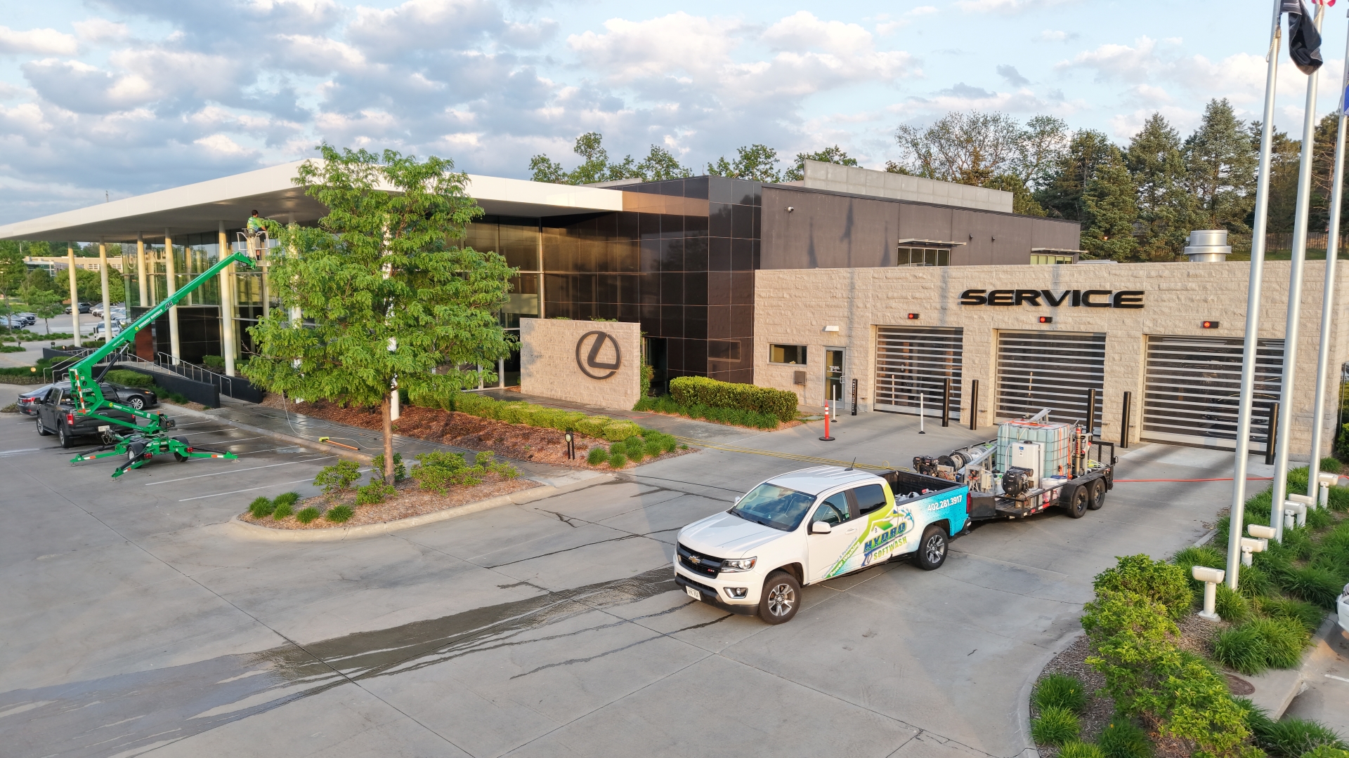 Commercial pressure washing services